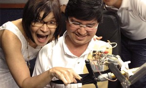 Crea brazo robotico para retomar actividades laborales