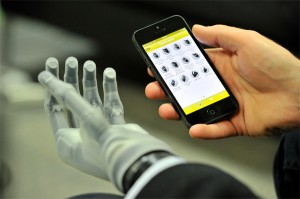 protesis i Limb controlada por iPhone 5
