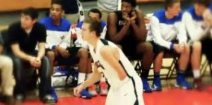 El sorprendente basquetbolista de un brazo